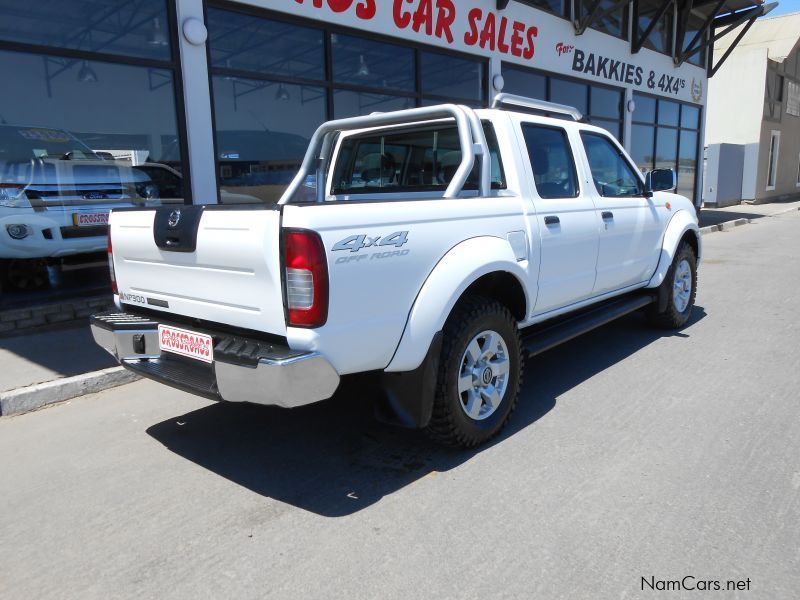 Nissan Np300 2.5 Tdi D/c 4x4 in Namibia