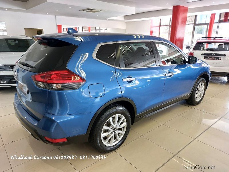 Nissan X-trail 2.0 Visia 106kW in Namibia