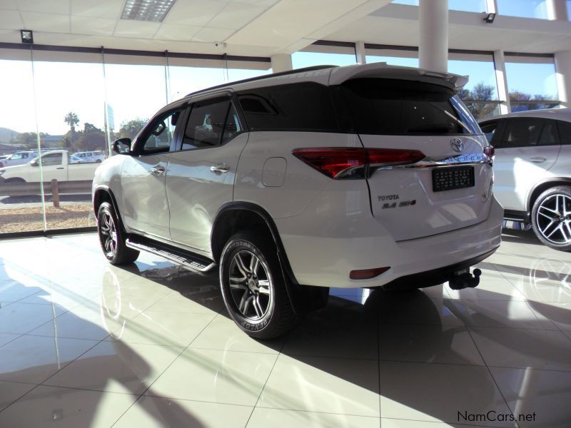 Toyota Fortuner 2.4 4x4 A/T in Namibia