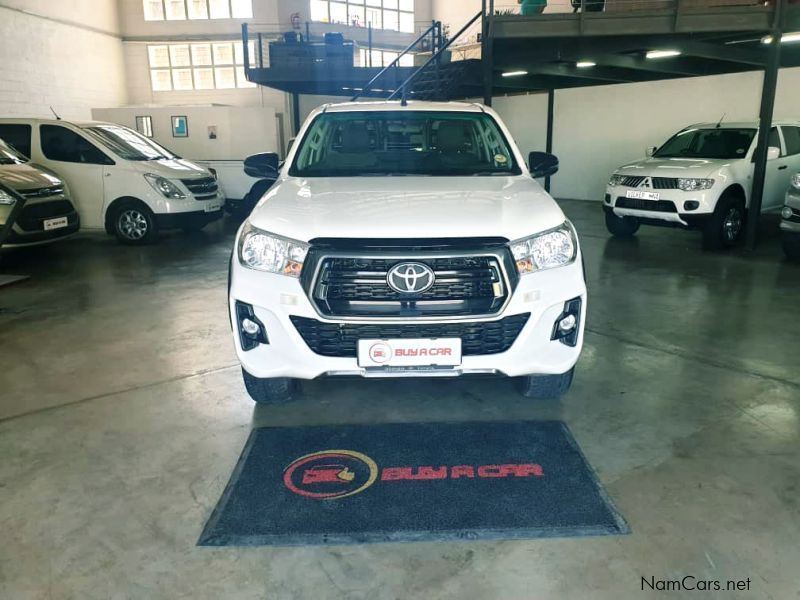 Toyota HILUX 2.4 RB EXTRA CAB in Namibia