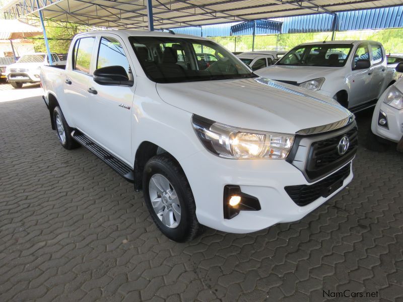 Toyota HILUX 2.4 SRX D/CAB 4X4 MAN in Namibia