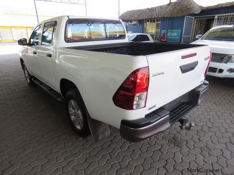 Toyota HILUX 2.4 SRX D/CAB 4X4 MAN in Namibia