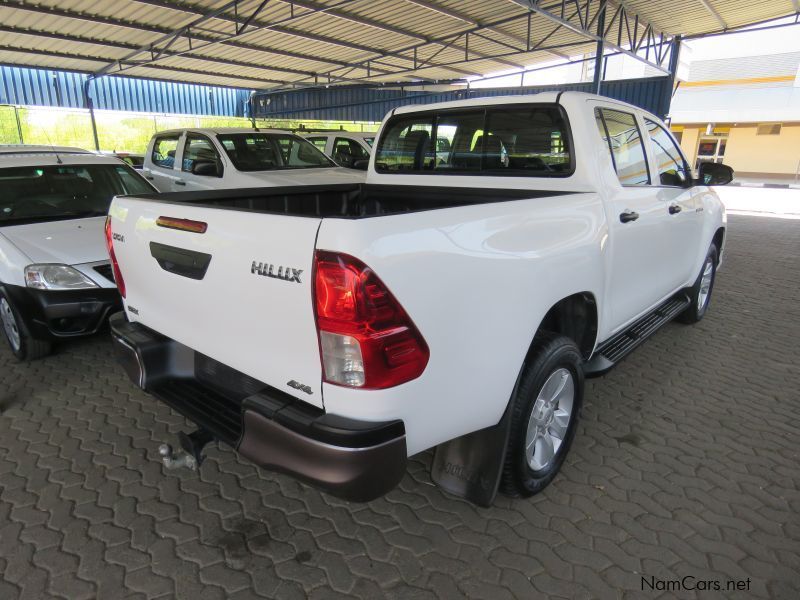 Toyota HILUX 2.4 SRX D/CAB 4X4 MAN in Namibia