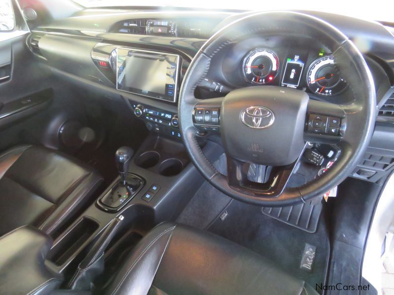 Toyota HILUX 4000 V6 DAKAR D/CAB 4X4 AUTO in Namibia