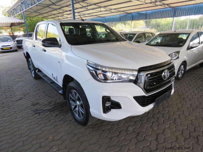 Toyota HILUX 4000 V6 DAKAR D/CAB 4X4 AUTO in Namibia