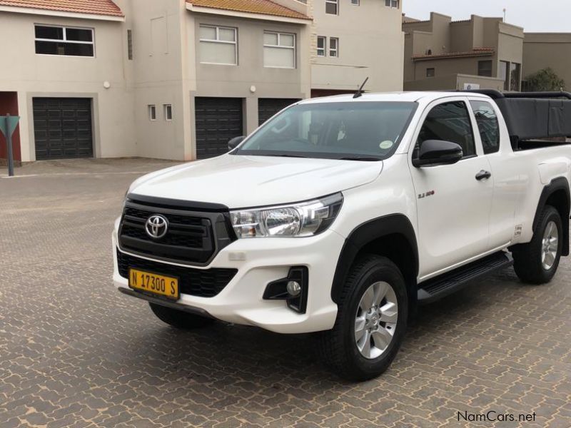 Toyota Hilux SRX 2.4 Extended cab in Namibia