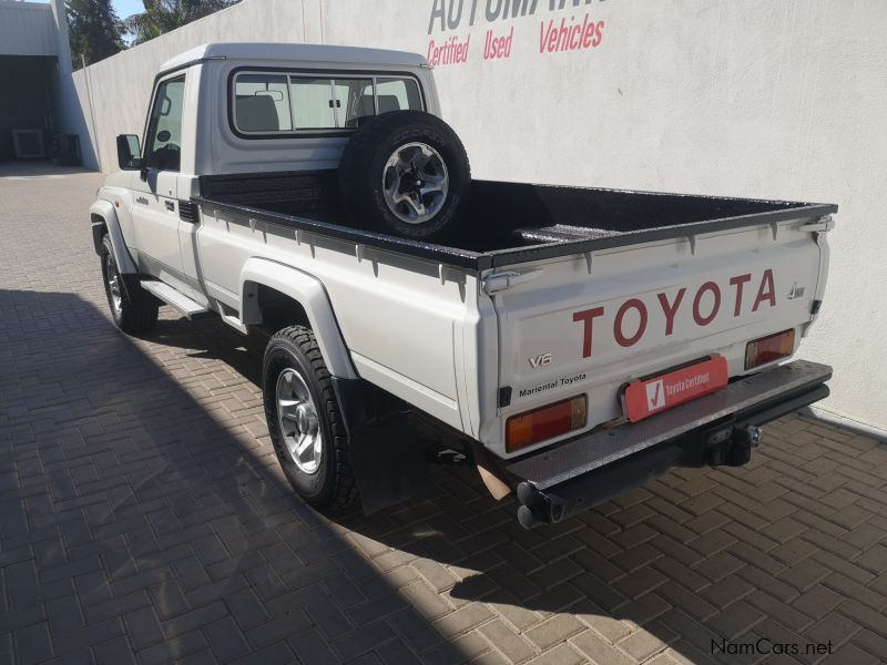 Toyota LAND CRUISER V6 SC in Namibia