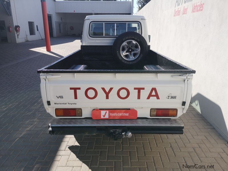 Toyota LAND CRUISER V6 SC in Namibia