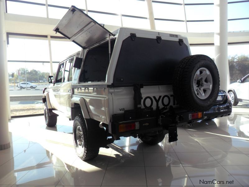 Toyota Land Cruiser 4.0 V6 DC in Namibia