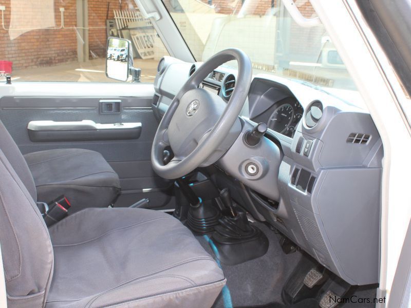 Toyota Land Cruiser 4.5 V8 D4D s Cab in Namibia