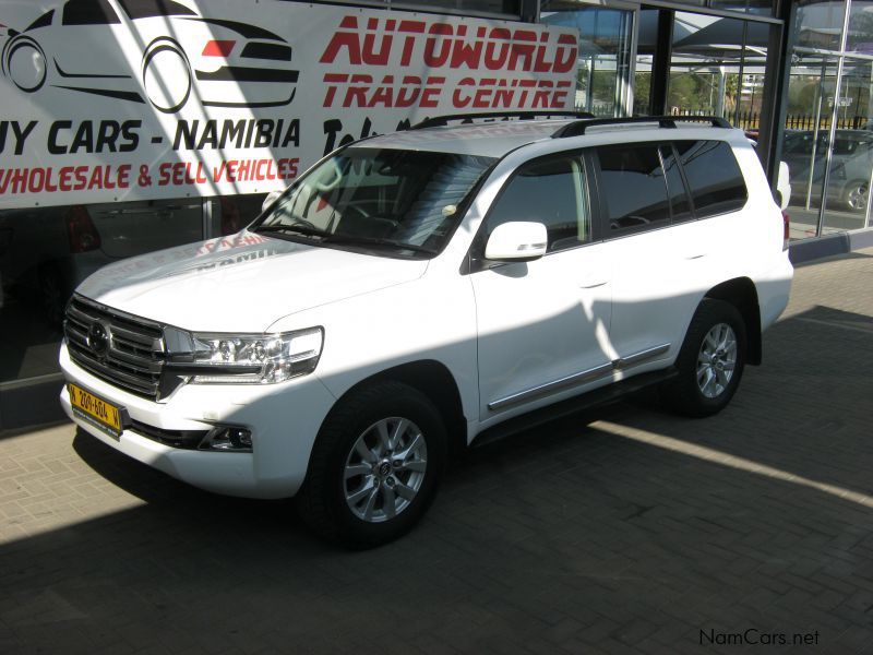 Toyota Land Cruiser 4.5 VX-R V8 AT in Namibia