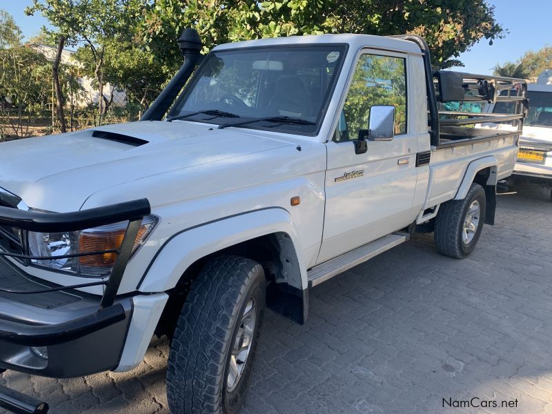 Toyota Land Cruiser LC79 V8 4.5L in Namibia