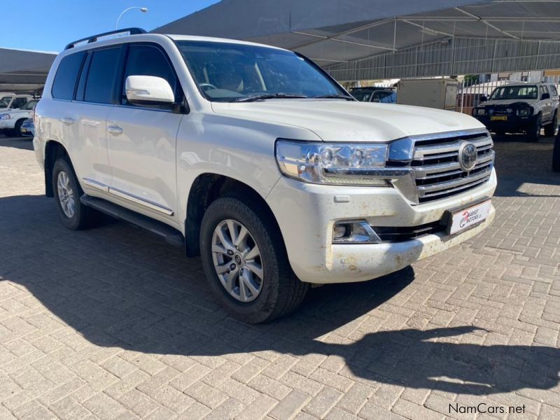 Toyota Land Cruiser VX-R 200 in Namibia