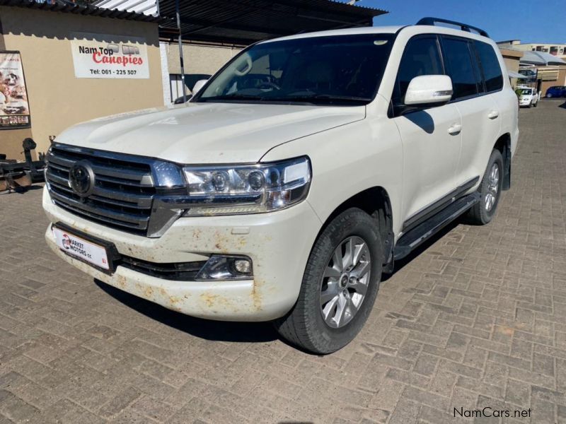 Toyota Land Cruiser VX-R 200 in Namibia