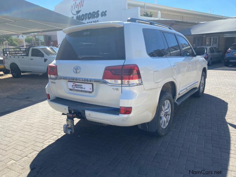 Toyota Land Cruiser VX-R 200 in Namibia