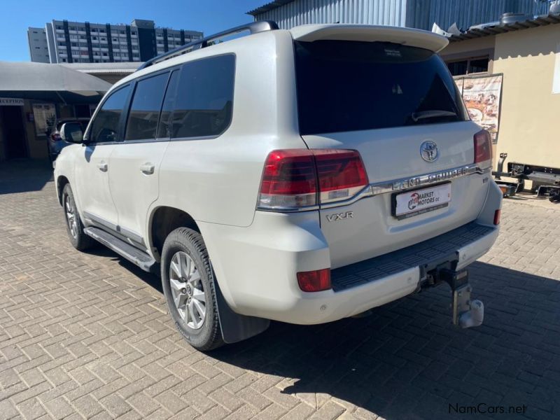 Toyota Land Cruiser VX-R 200 in Namibia