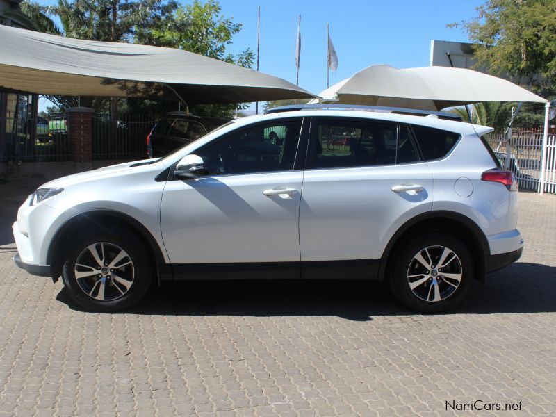 Toyota RAV4 2.0I A/T GX 4X2 in Namibia