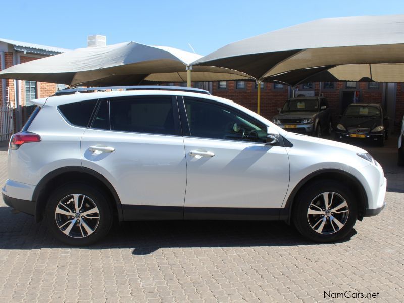 Toyota RAV4 2.0I A/T GX 4X2 in Namibia