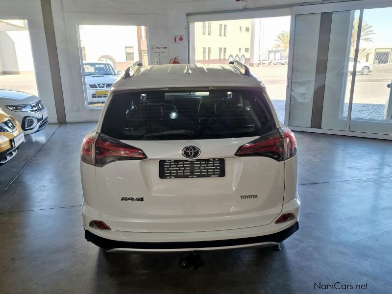 Toyota TOYOTA RAV4 2.0 GX A/T in Namibia