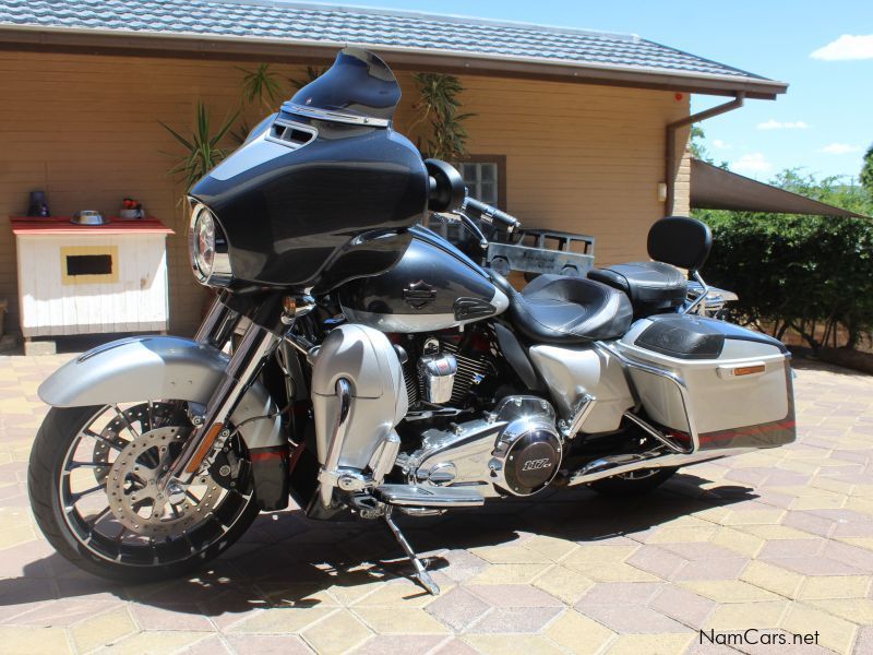 Harley-Davidson Street Glide CVO 117 in Namibia