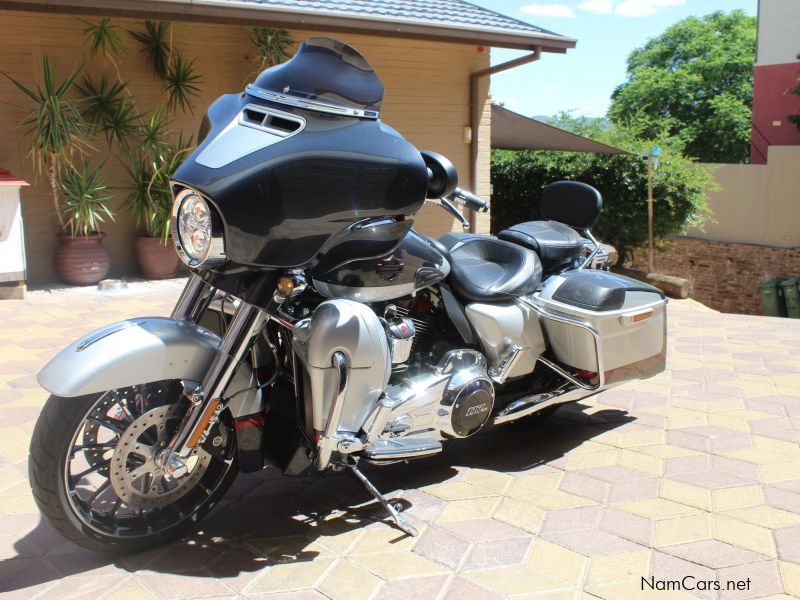 Harley-Davidson Street Glide CVO 117 in Namibia