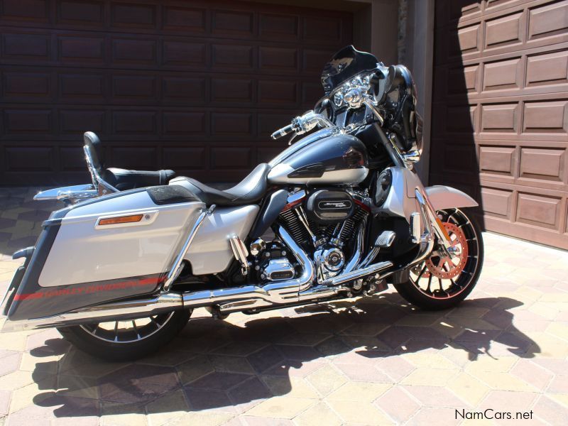 Harley-Davidson Street Glide CVO 117 in Namibia