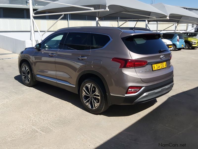 Hyundai Santa Fe Elite AWD 7Seater in Namibia