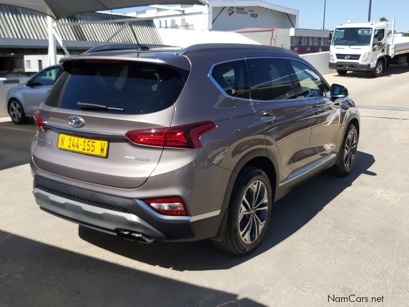 Hyundai Santa Fe Elite AWD 7Seater in Namibia