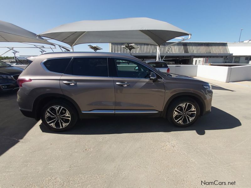 Hyundai Santa Fe Elite AWD 7Seater in Namibia