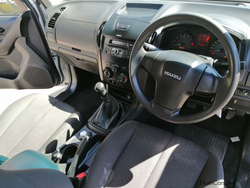 Isuzu D-MAX  250 Hi-Rider 4x4 in Namibia