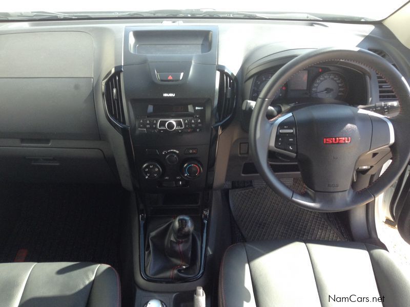 Isuzu D-MAX 250 4x4 X-Rider D/CAB in Namibia