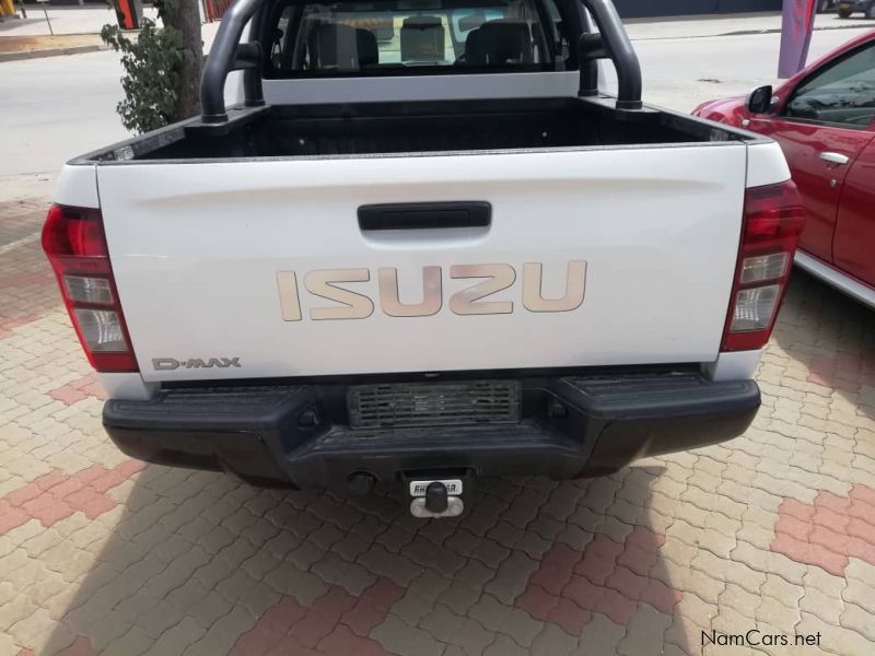 Isuzu DMAX 250 CREWCAB 4X4 in Namibia