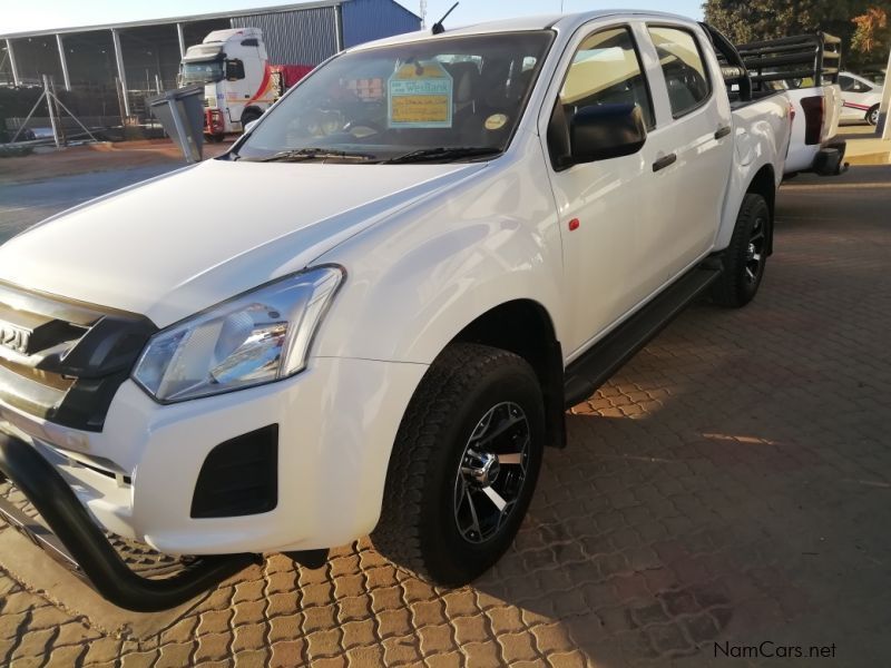 Isuzu DMAX 250 CREWCAB 4X4 in Namibia