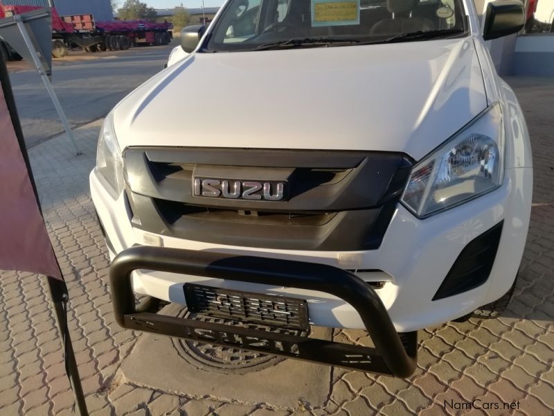 Isuzu DMAX 250 CREWCAB 4X4 in Namibia