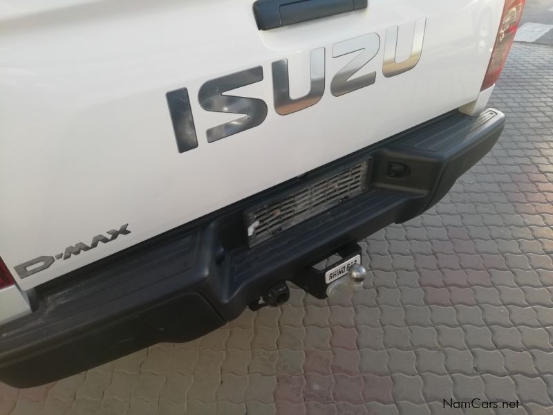 Isuzu DMAX 250 CREWCAB 4X4 in Namibia