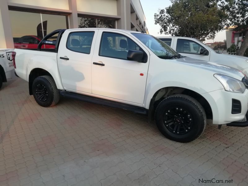 Isuzu DMAX 250 CREWCAB 4X4 in Namibia