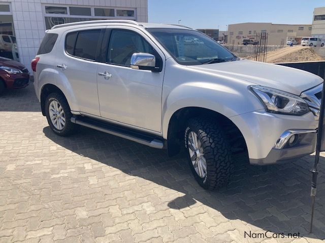 Isuzu ISUZU DMAX MUX 3.0 4X4 AUTO in Namibia