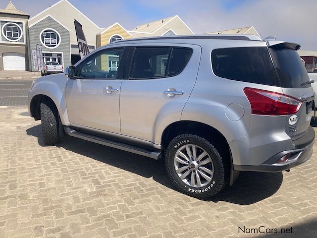 Isuzu ISUZU DMAX MUX 3.0 4X4 AUTO in Namibia