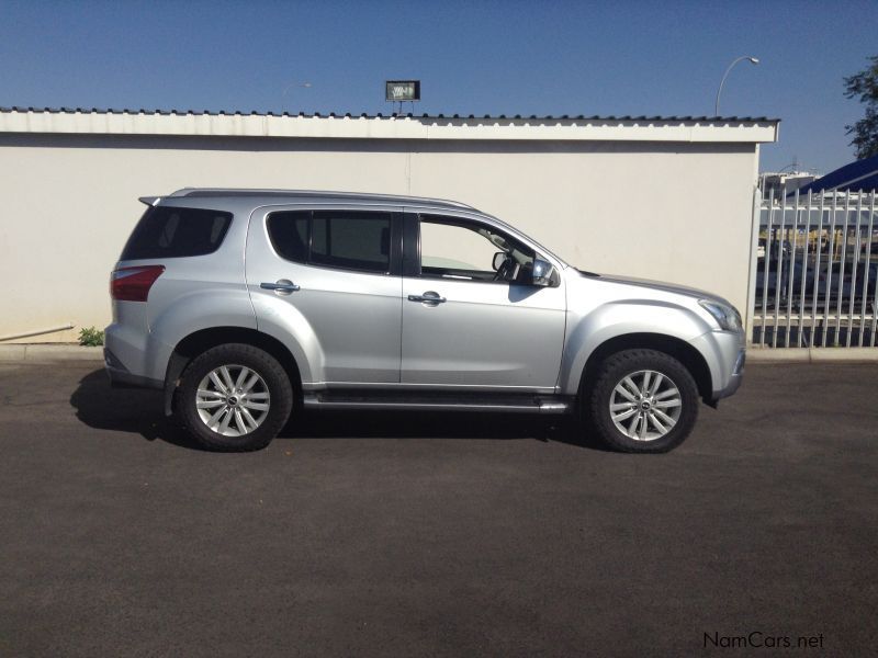 Isuzu MU-X 3.0 Diesel 4x4 Automatic 7 seater in Namibia