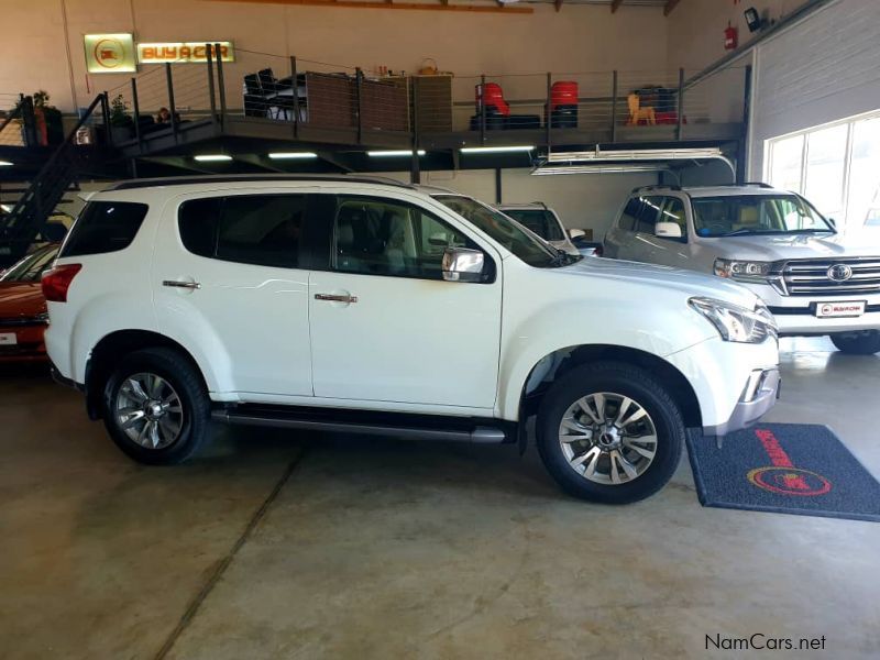 Isuzu MU-X 3.0D 4x4 A/T in Namibia