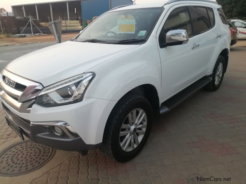 Isuzu MU-X 4X4 A/T in Namibia