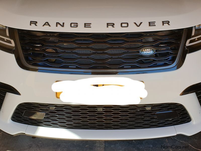 Land Rover Range Rover Velar SV Autobiography 5.0 Supercharghed V8 in Namibia