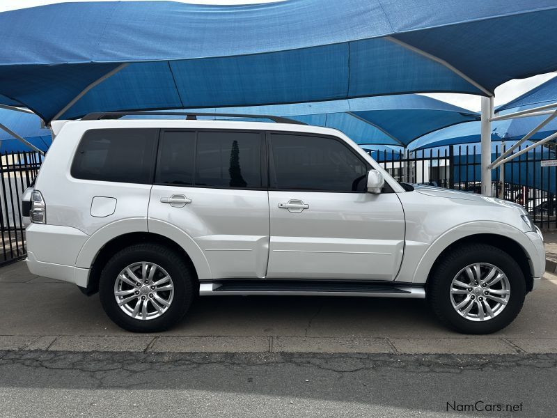 Mitsubishi Pajero 3.2 DiD GLS LWB SW 4x4 A/T 7 SEATER NO DEPOSIT in Namibia