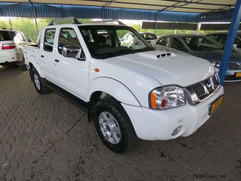 Nissan NP 300 2,5 D/CAB 4X4 in Namibia