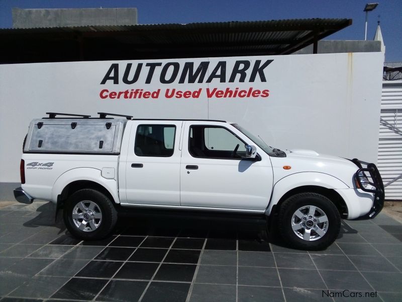 Nissan NP 300 2.5 D/C 4x4 in Namibia