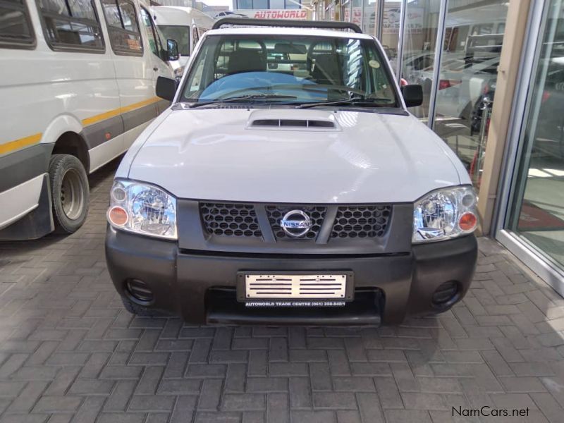 Nissan NP300 2.5 SC 4X4 in Namibia