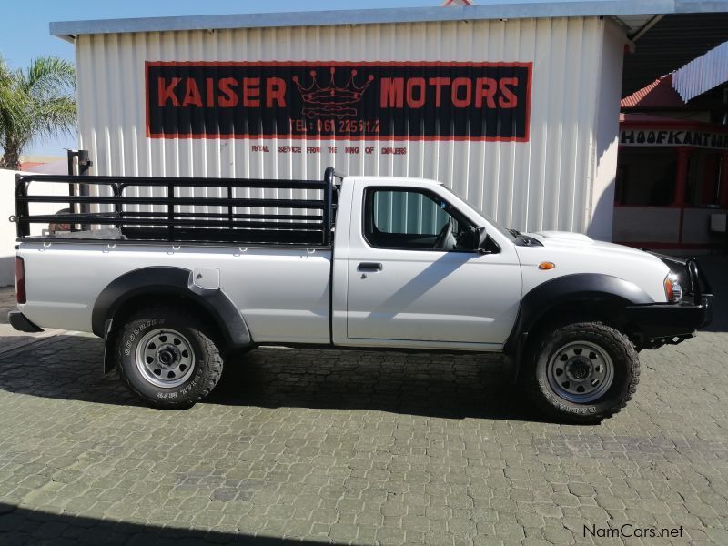 Nissan NP300 2.5 SC 4x4 in Namibia