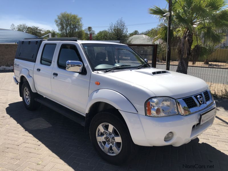 Nissan NP300 2.5 TDi 4x4 D/C in Namibia