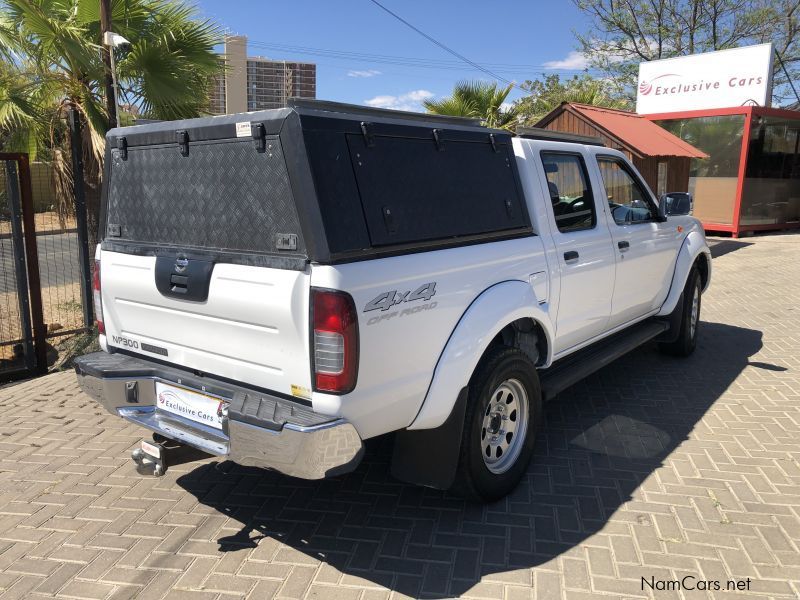 Nissan NP300 2.5 TDi 4x4 D/C in Namibia