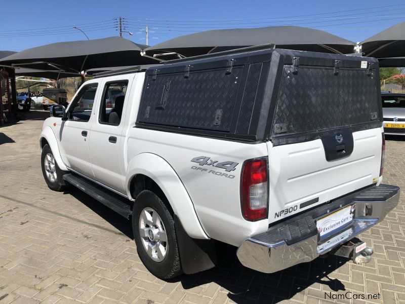 Nissan NP300 2.5 TDi 4x4 D/C in Namibia